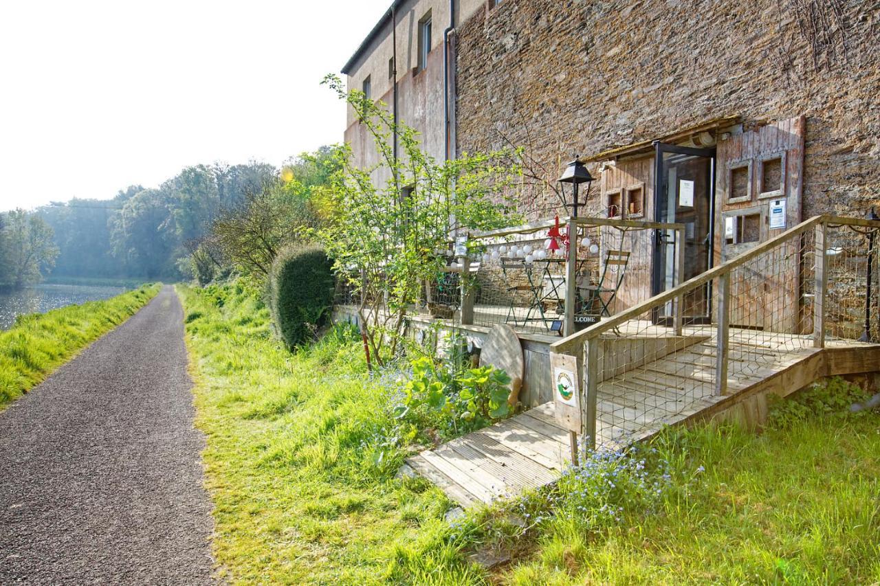 Le Deck'Halage Bed & Breakfast Malestroit Bagian luar foto