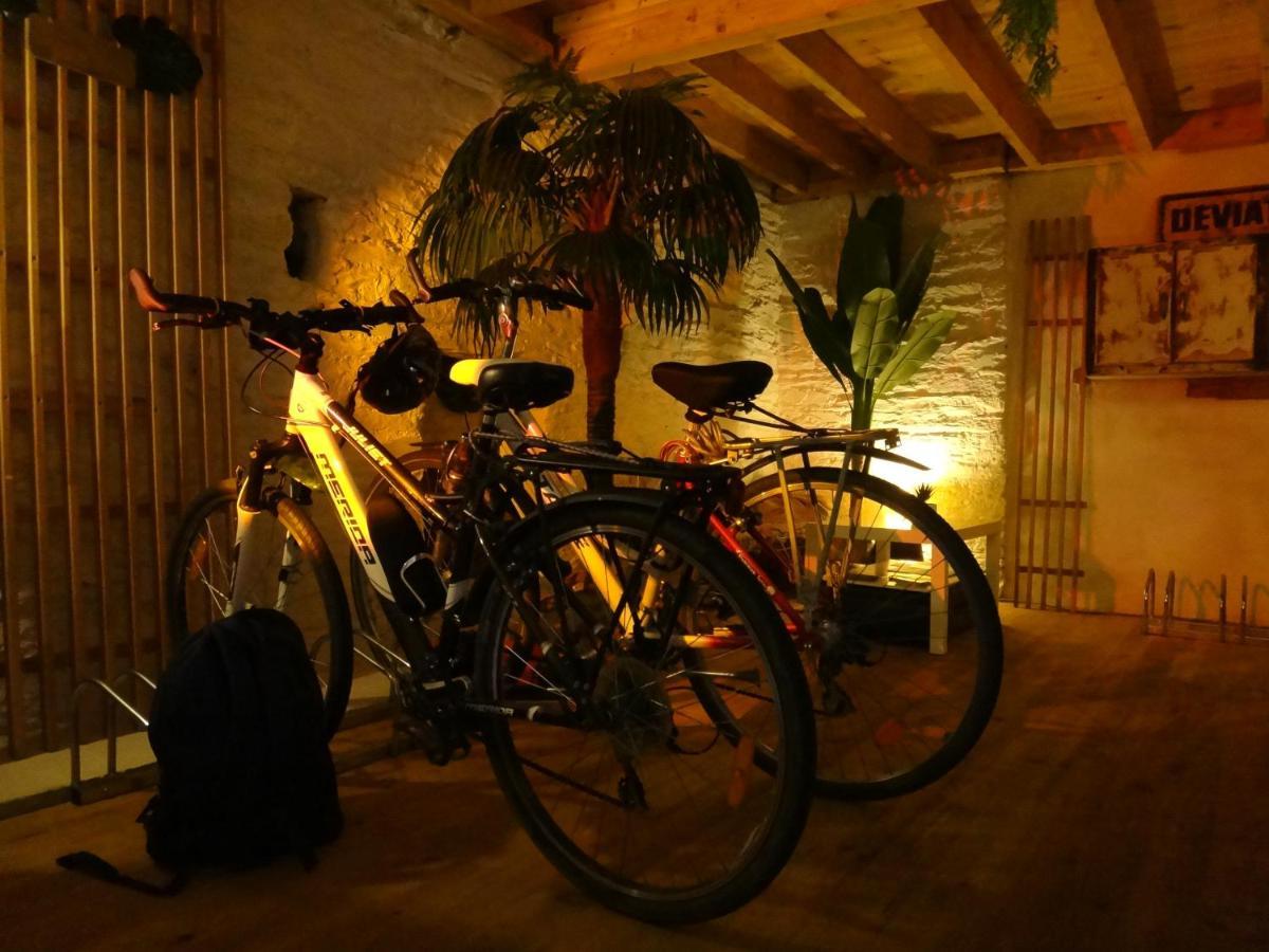 Le Deck'Halage Bed & Breakfast Malestroit Bagian luar foto